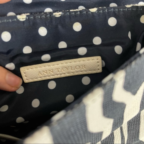 ANN TAYLOR Navy Blue White Striped Fabric Clutch Wallet NEW - Picture 7 of 11